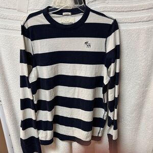 Abercrombie & Fitch Navy and White Wide-Stripe Long Sleeve Tee H12
